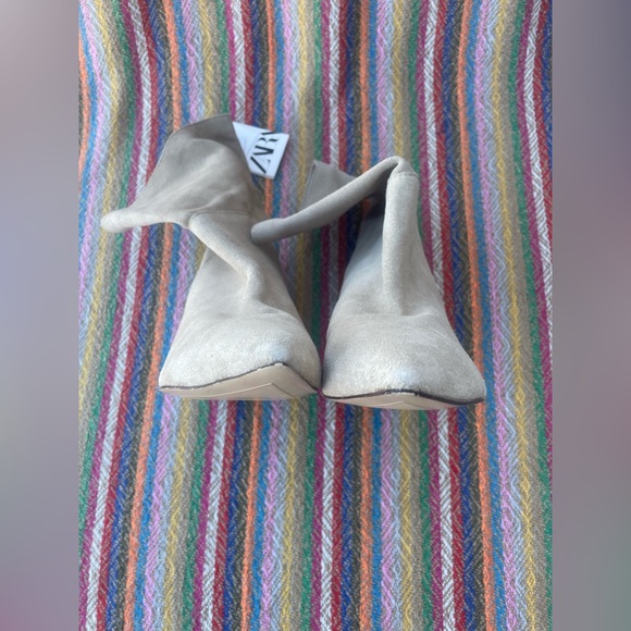 NWT Zara Slouchy Ankle Booties Sz 9 - Picture 8 of 16